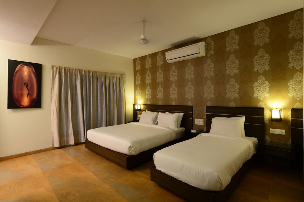 Jc Castle Hotel Shirdi Eksteriør billede