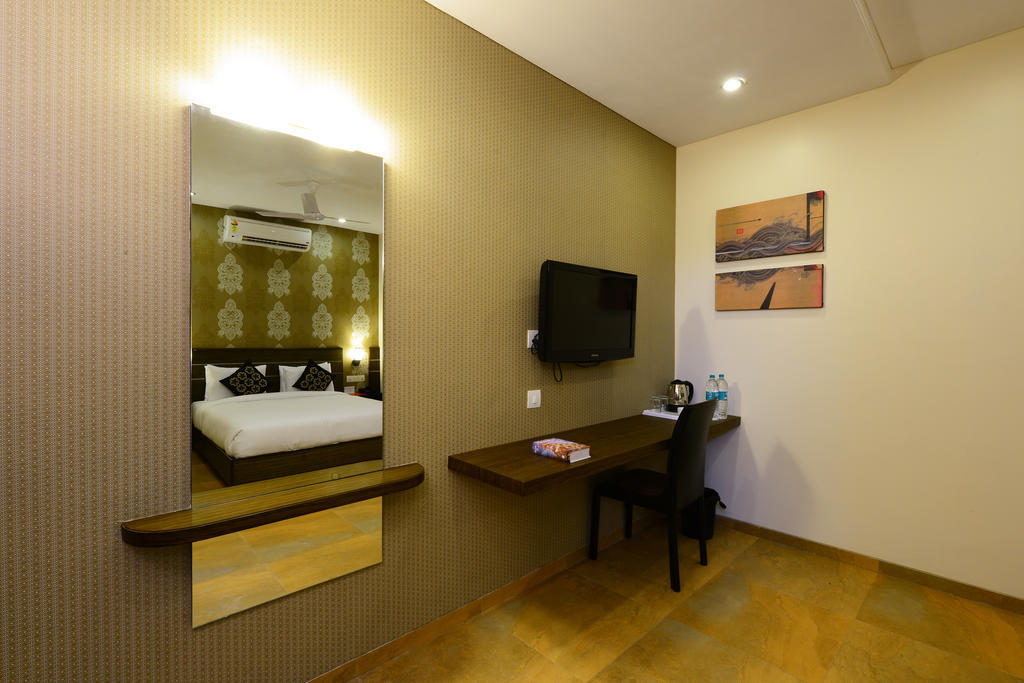 Jc Castle Hotel Shirdi Eksteriør billede